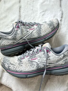 Women’s Brooks Ghost 15 9B